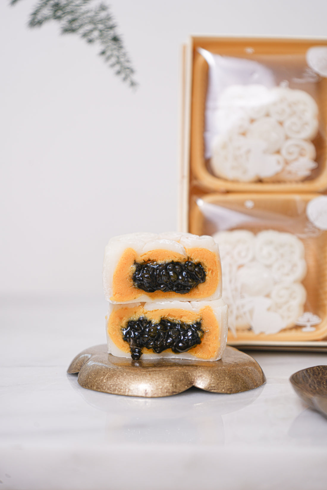 Astrea Caviar x Go Cakes Caviar Mooncakes 