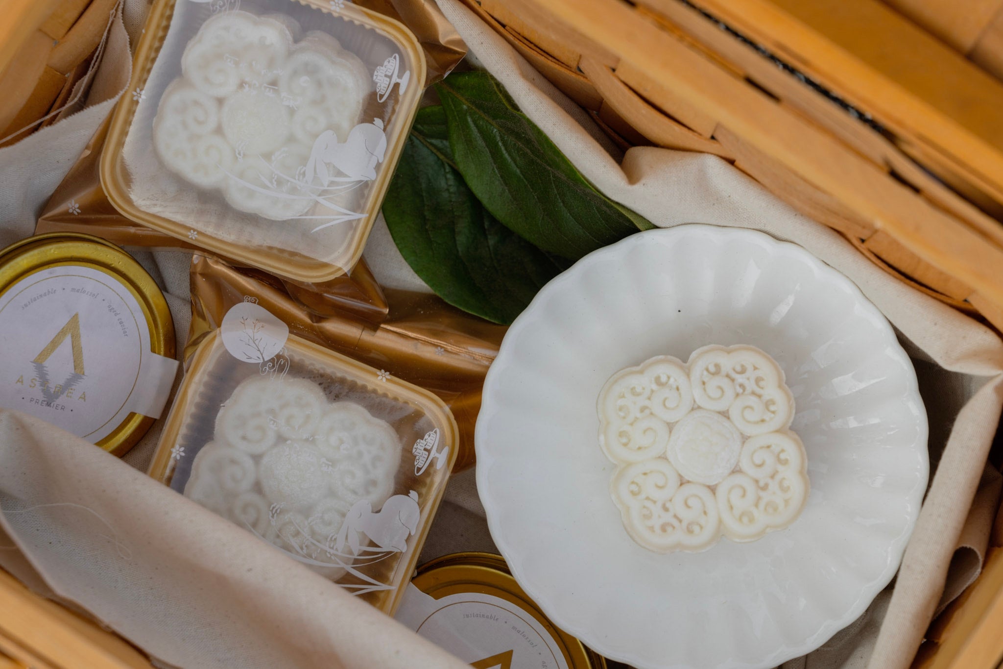 Pretty mooncake gift sets you'll want to keep for yourself - Her